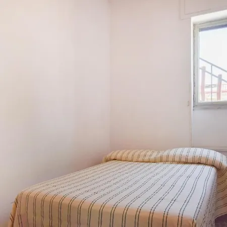 2 Bedroom Lovely In *