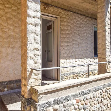2 Bedroom Lovely In Sellia Marina